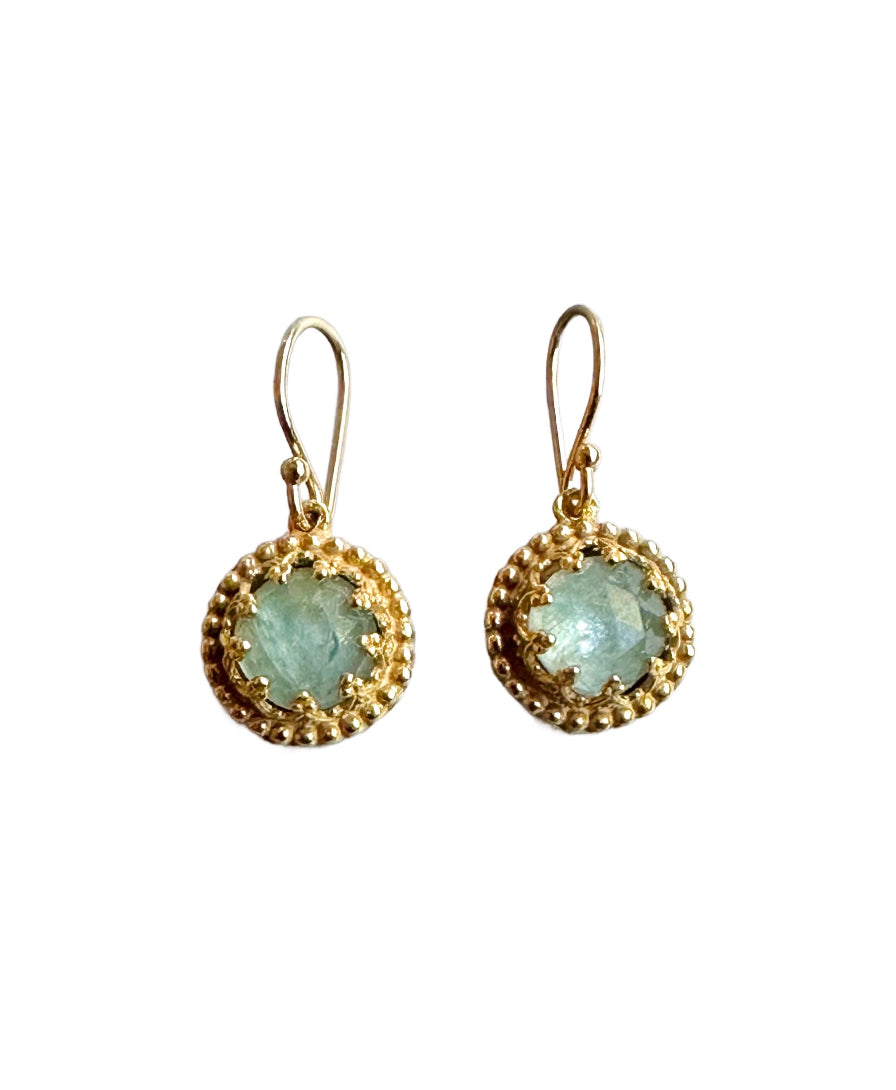 Beautiful 7mm rose cut aqua kyanite&nbsp;stone set in a delicate filigree bezel, surrounded by tiny dots. These earrings are 18K gold plated over sterling silver (vermeil). This is a classic design that can be worn daily.
